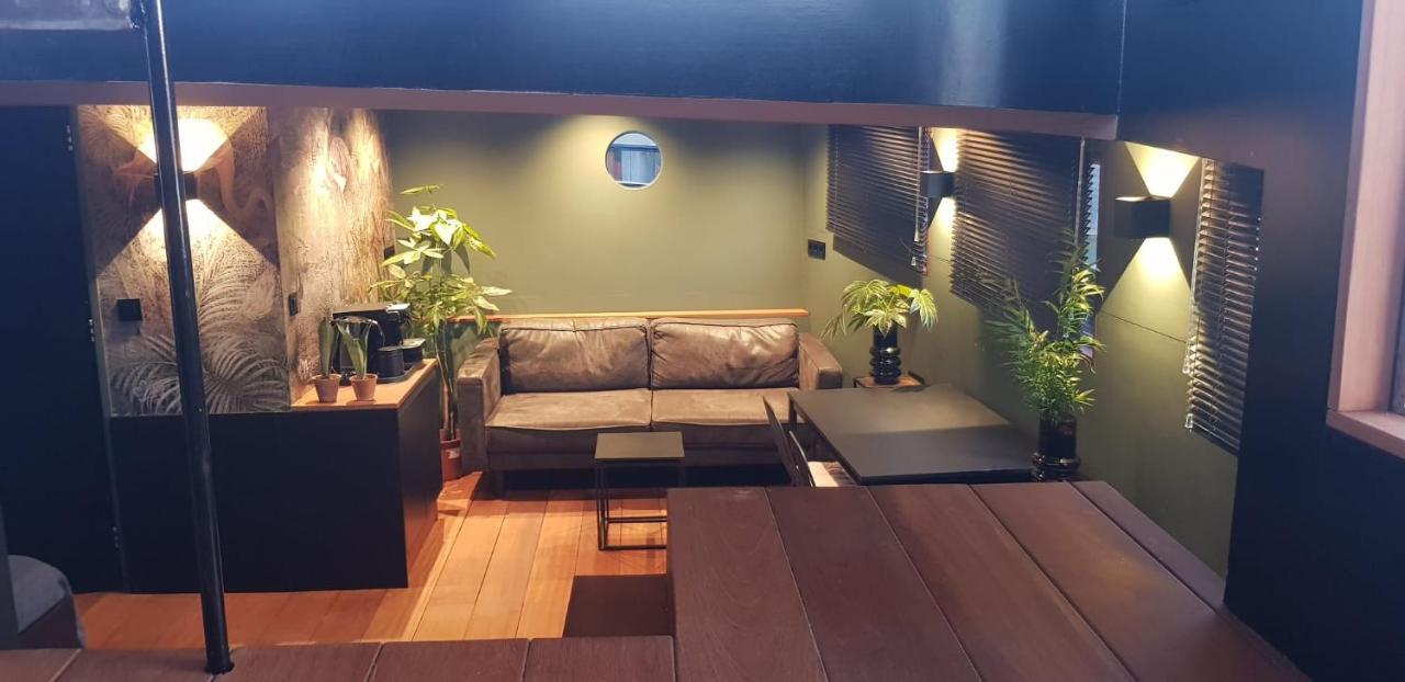 Bed and Breakfast Wheelhouse Euphrate Houseboat Diemerbrug Exterior foto